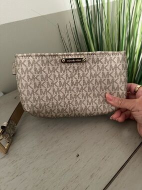 Michael Kors soft gold & Tan Logo Monogram Belt Bag size S/M ( New)